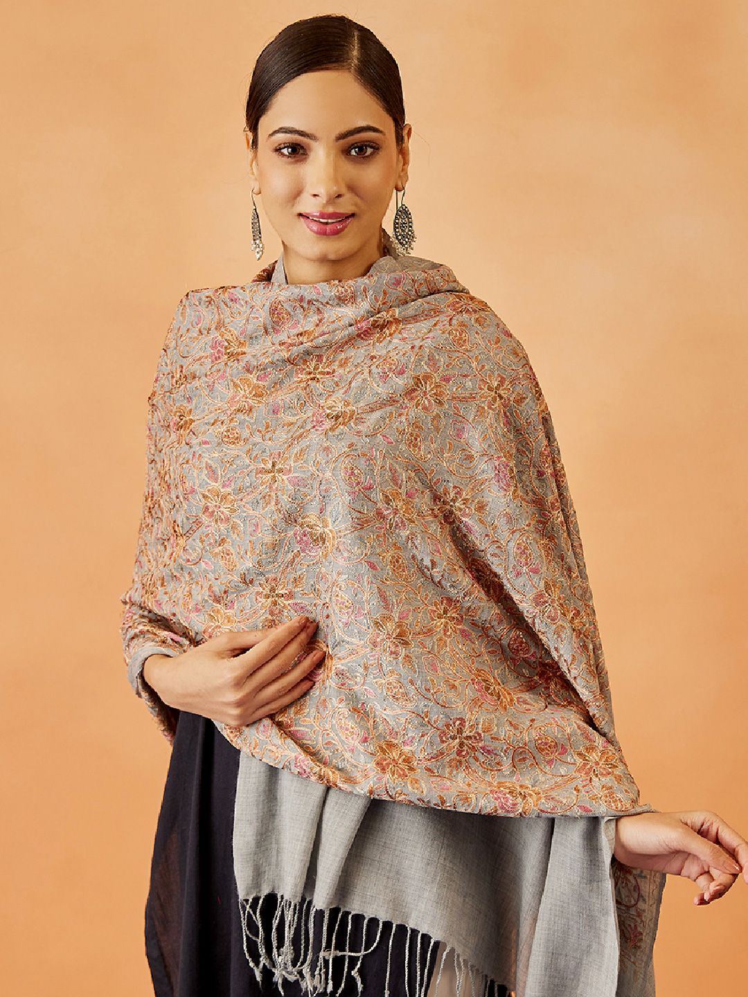 Dhiyona PA Women Paisley Embroidered Shawl