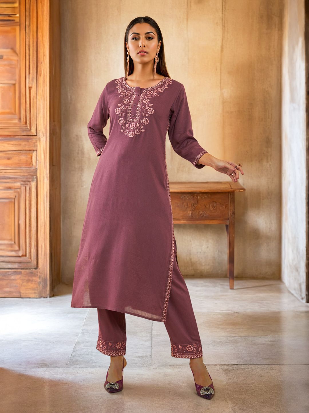 Dhiyona SO Women's Purple Floral Yoke Design Thread Work Straight Kurta With Trousers