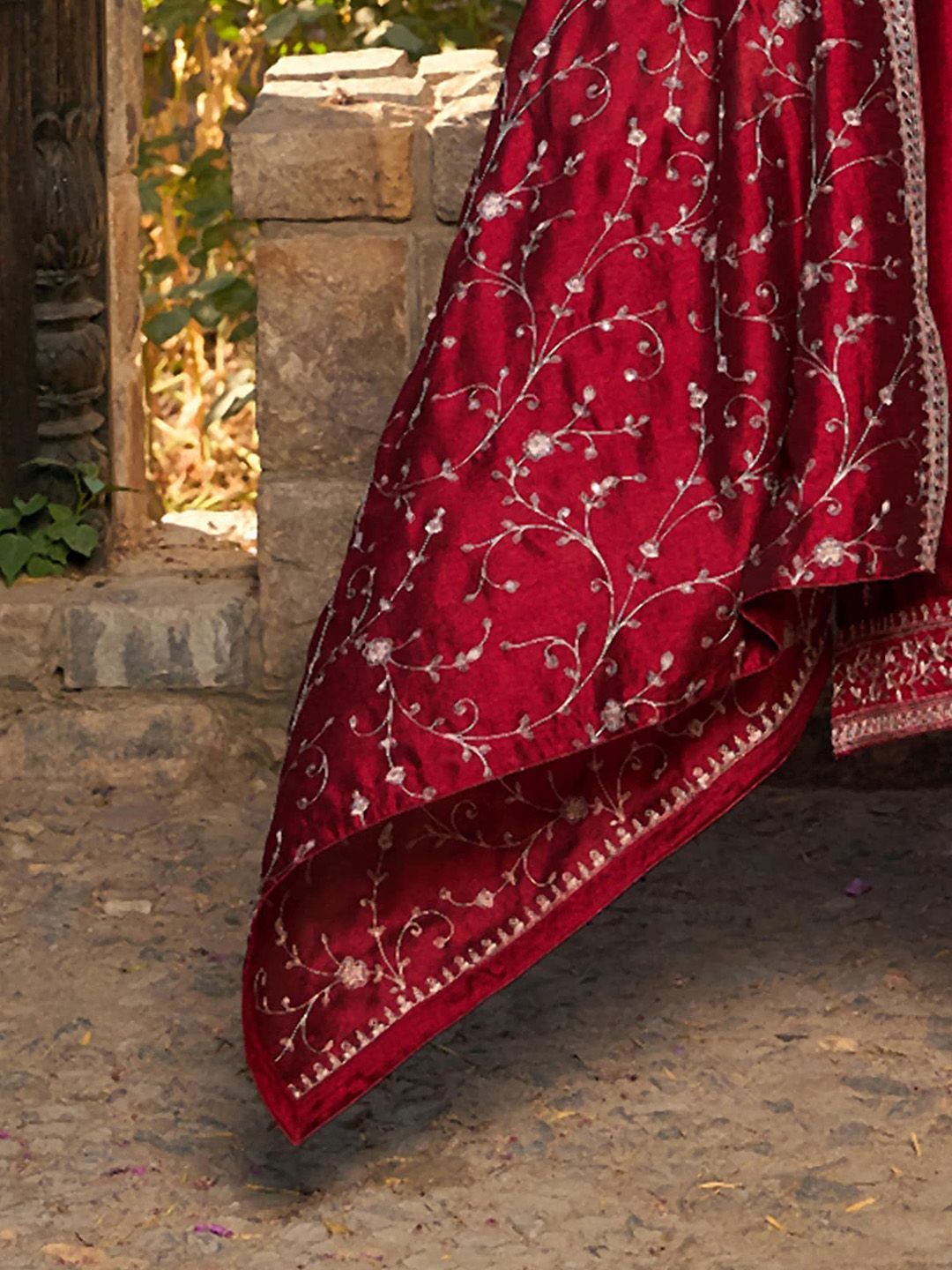 Ethnic Motifs Embroidered V-Neck Thread Work Kurta with Trousers & Dupatta