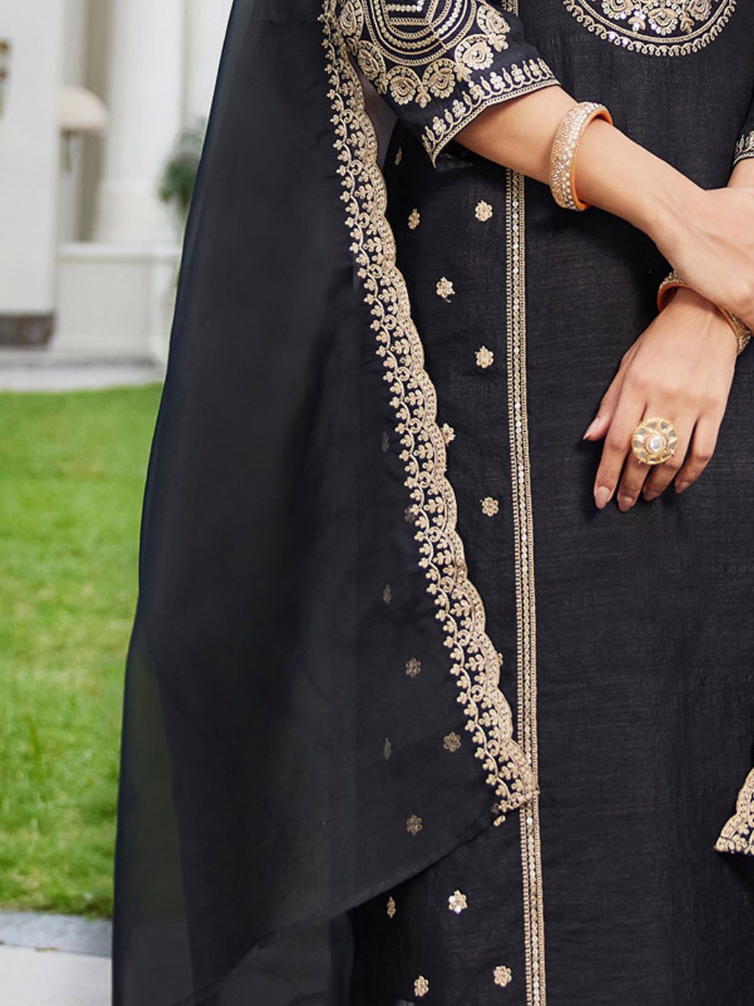 Women Ethnic Motifs Embroidered Panelled Kurta with Trousers & With Dupatta