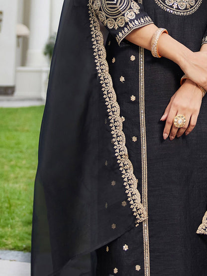 Women Ethnic Motifs Embroidered Panelled Kurta with Trousers & With Dupatta