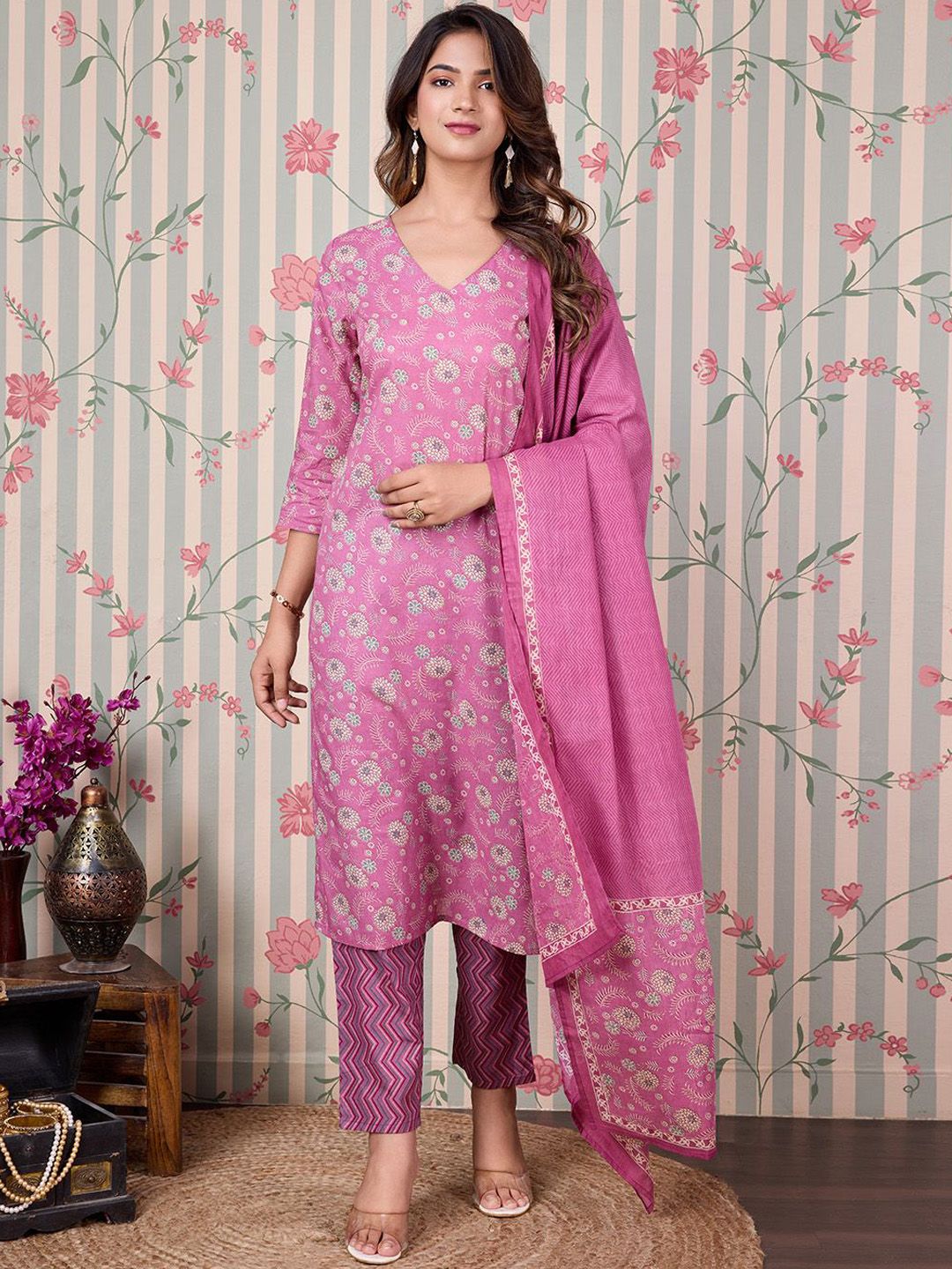Dhiyona OD  Floral Printed Regular Pure Cotton Kurta with Trousers & Dupatta