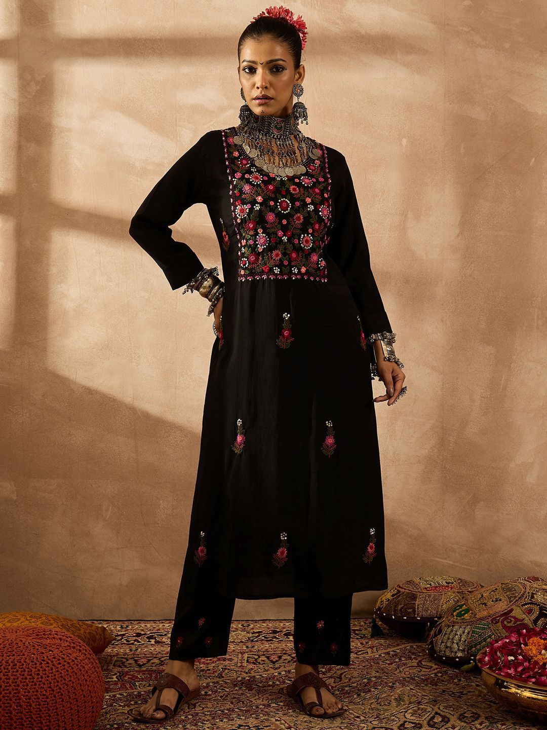 Dhiyona IE Women Floral Embroidered Regular Thread Work Kurta with Trousers & With Dupatta