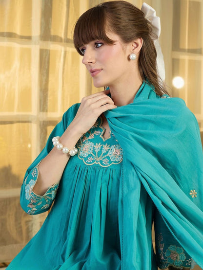 Women Floral Embroidered Tiered Thread Work Pure Cotton Kurta with Trousers & With Dupatta