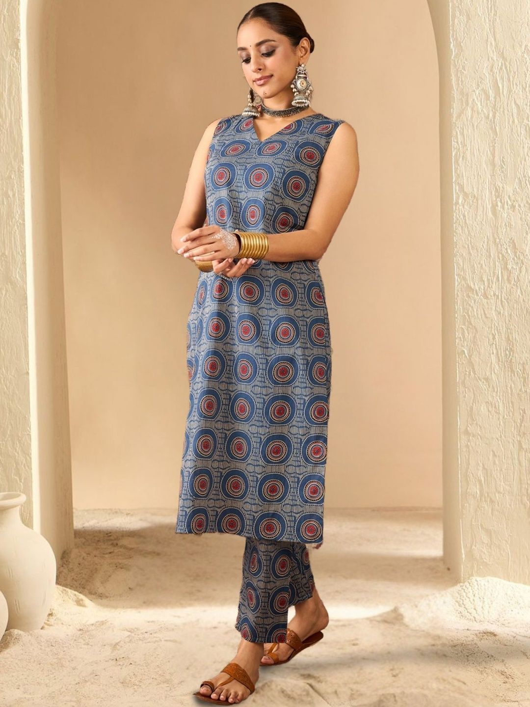 Dhiyona IE Women Printed Regular Pure Cotton Kurta with Trousers