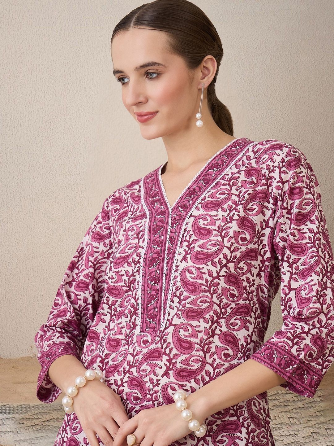 Dhiyona IE Women Paisley Printed Regular Pure Cotton Kurta with Trousers