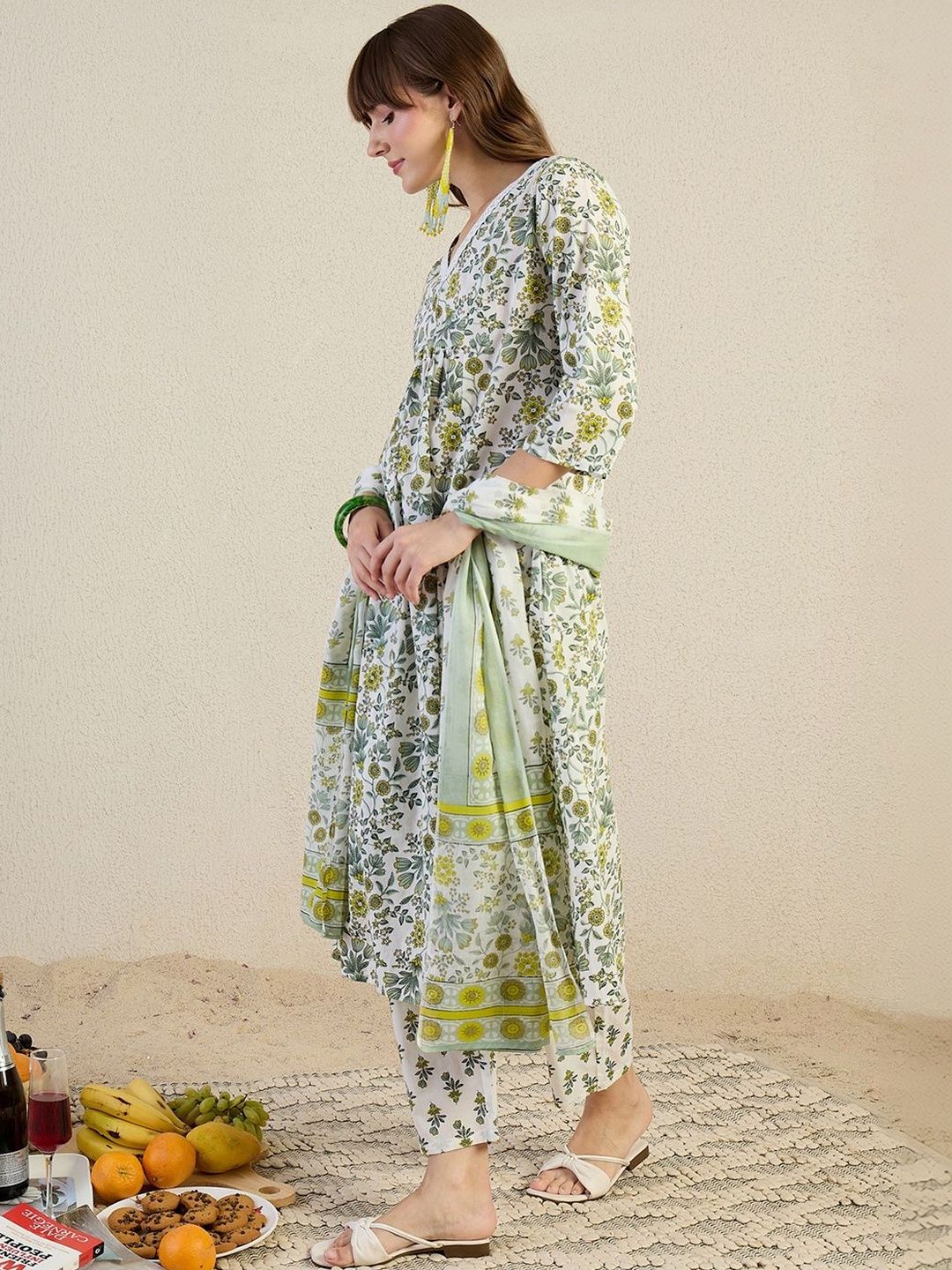 Women Floral Printed Regular Pure Cotton Kurta with Trousers & With Dupatta