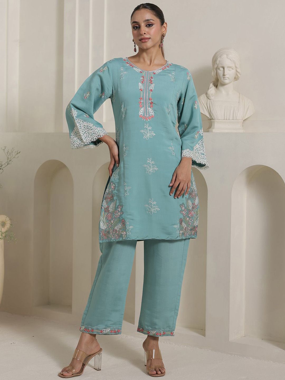 Dhiyona IE Women Embroidered Tunic & Trouser Co-Ord Set