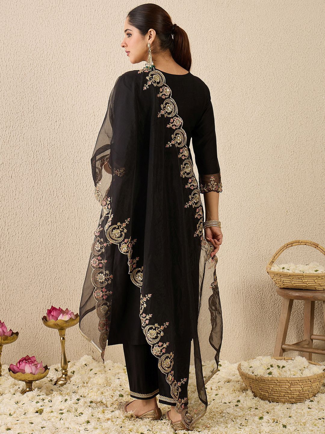 Ethnic Motifs Embroidered Thread Work Liva Straight Kurta With Trousers & Dupatta
