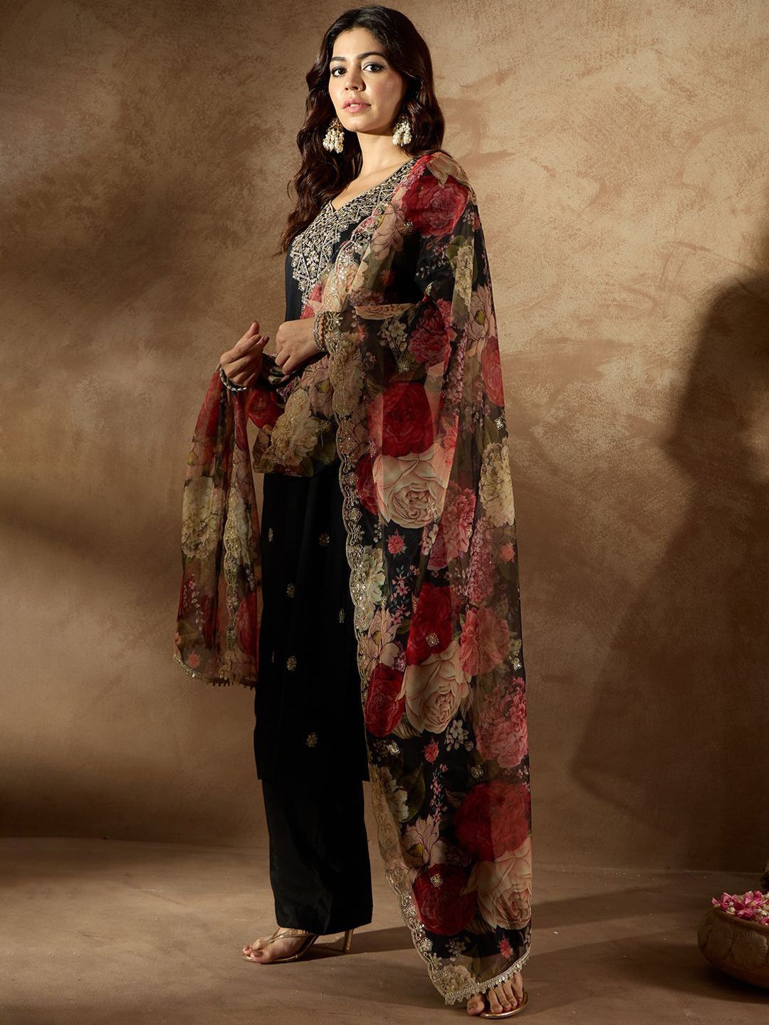 Dhiyona IE Women Ethnic Motifs Embroidered Regular Kurta with Trousers & With Dupatta
