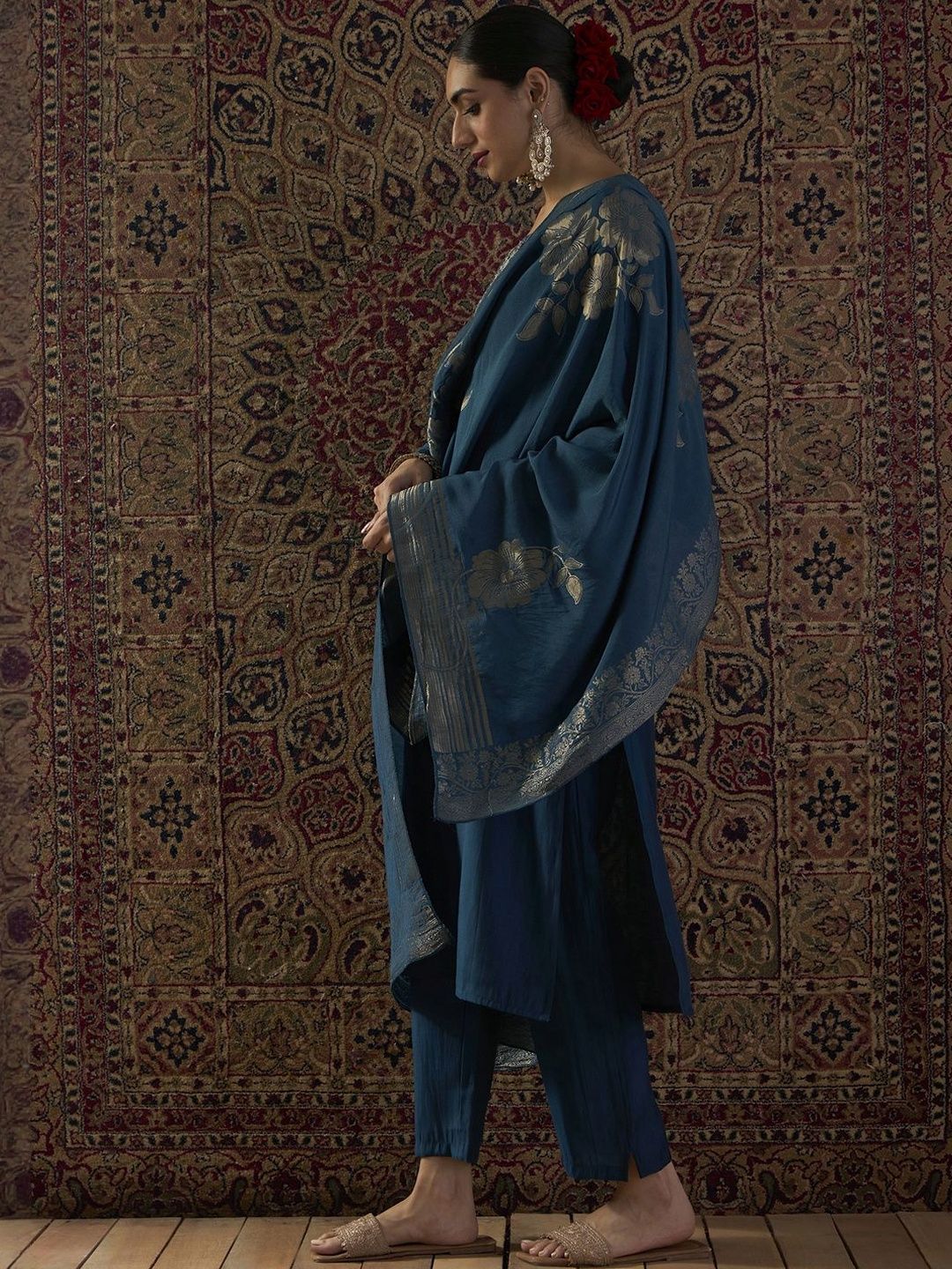 Ethnic Motifs Embroidered Round Neck Thread Work Kurta With Trousers & Dupatta