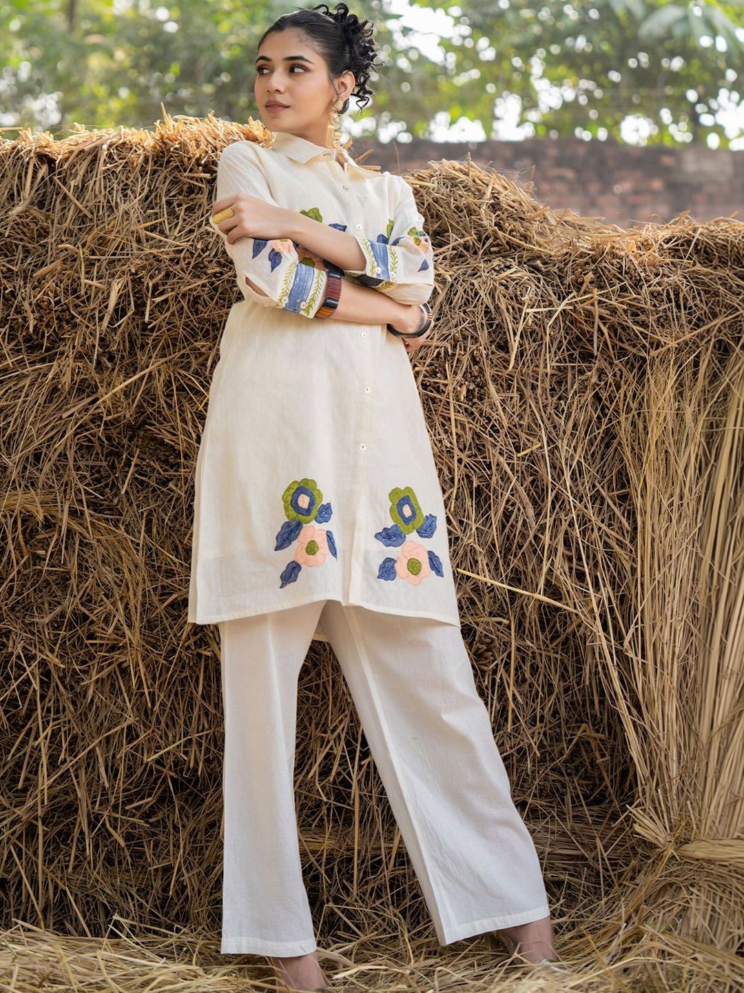 Women Floral Embroidered Regular Thread Work Pure Cotton Kurta with Trousers