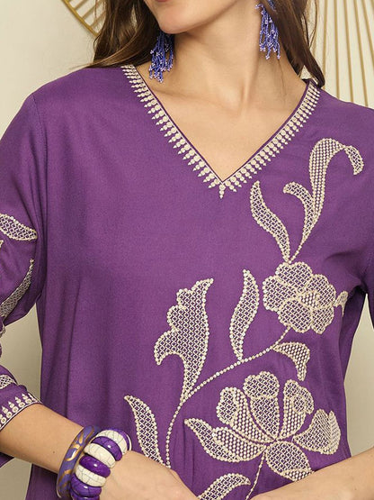 Dhiyona IE Women Embroidered V-Neck Top and Trousers Co-Ords