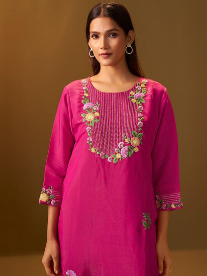 Women Floral Embroidered Thread Work Kurta With Trousers & With Dupatta