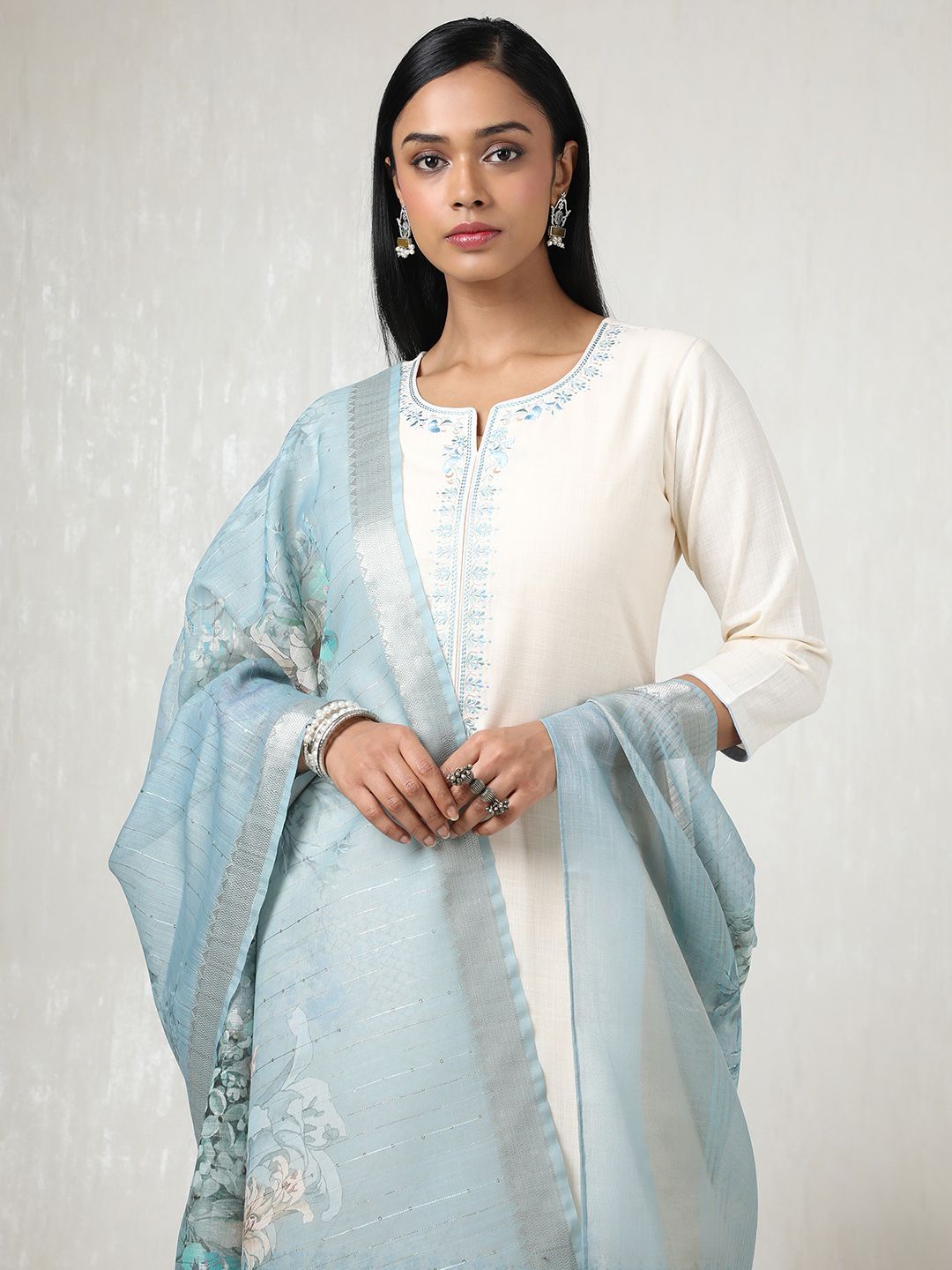 Dhiyona SO Women's Women Thread Work Kurta with Trousers & With Dupatta