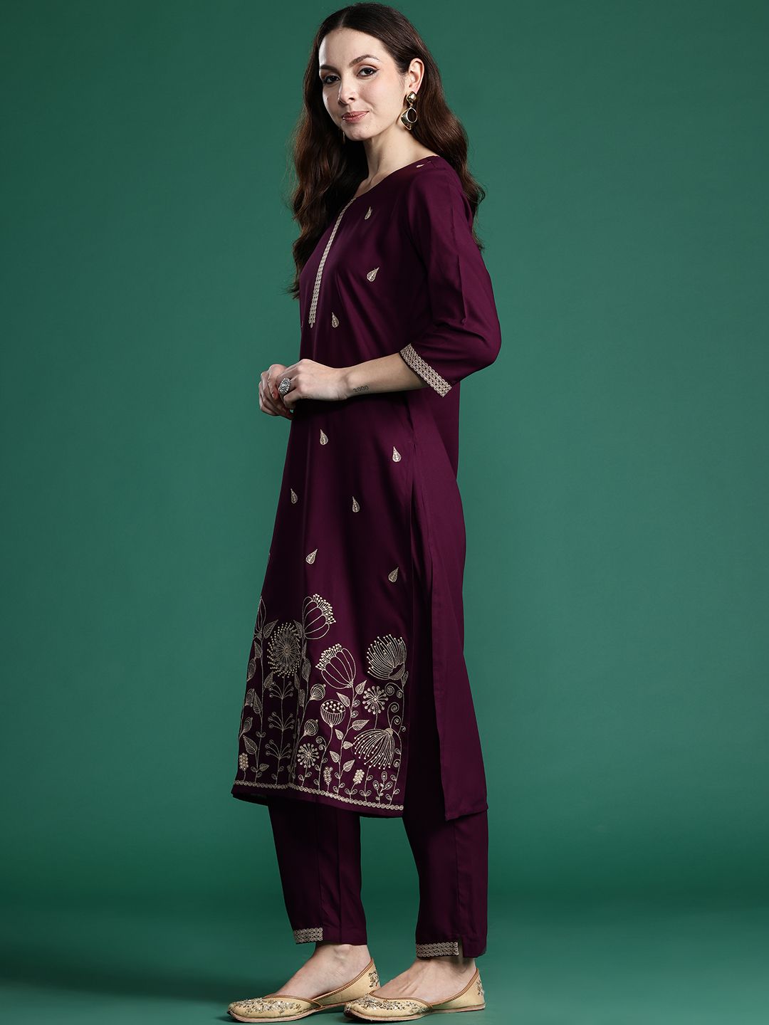 Dhiyona IE Ethnic Motifs Embroidered Sequinned Kurta with Trousers