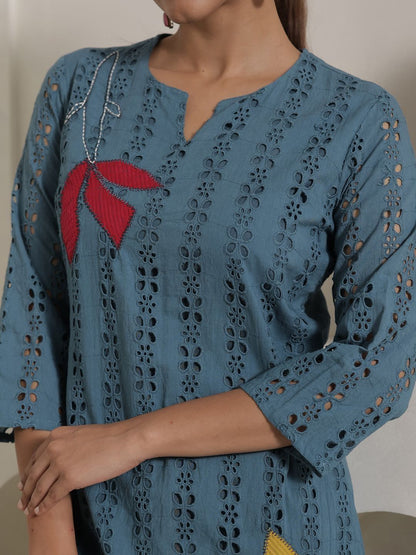 Women Floral Embroidered Regular Thread Work Pure Cotton Kurta with Trousers