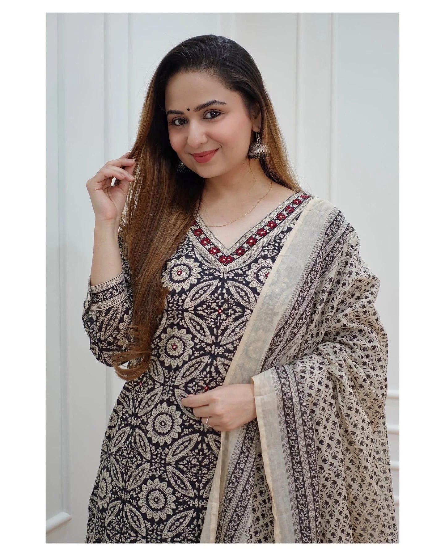 Women White Printed Pure Cotton Kurta, Pant And Dupatta Set