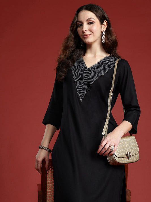 Dhiyona IE Solid Pure Cotton Kurta with Geometric Thread Work