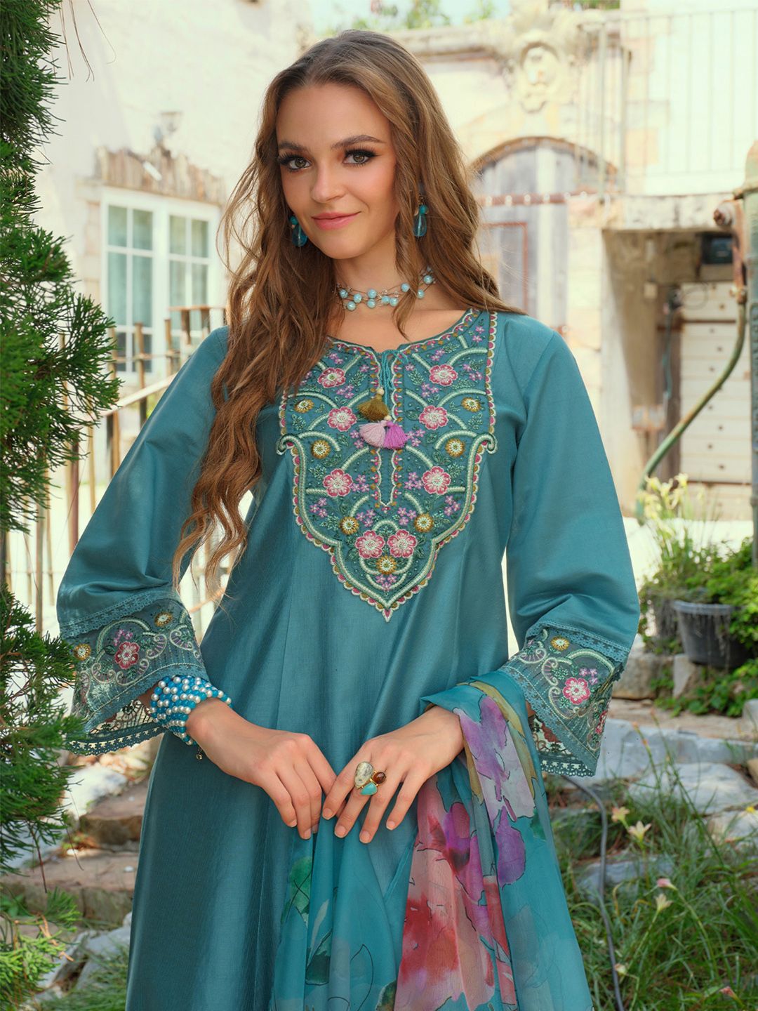 Dhiyona IE Women Floral Embroidered Kurta with Trousers & Dupatta