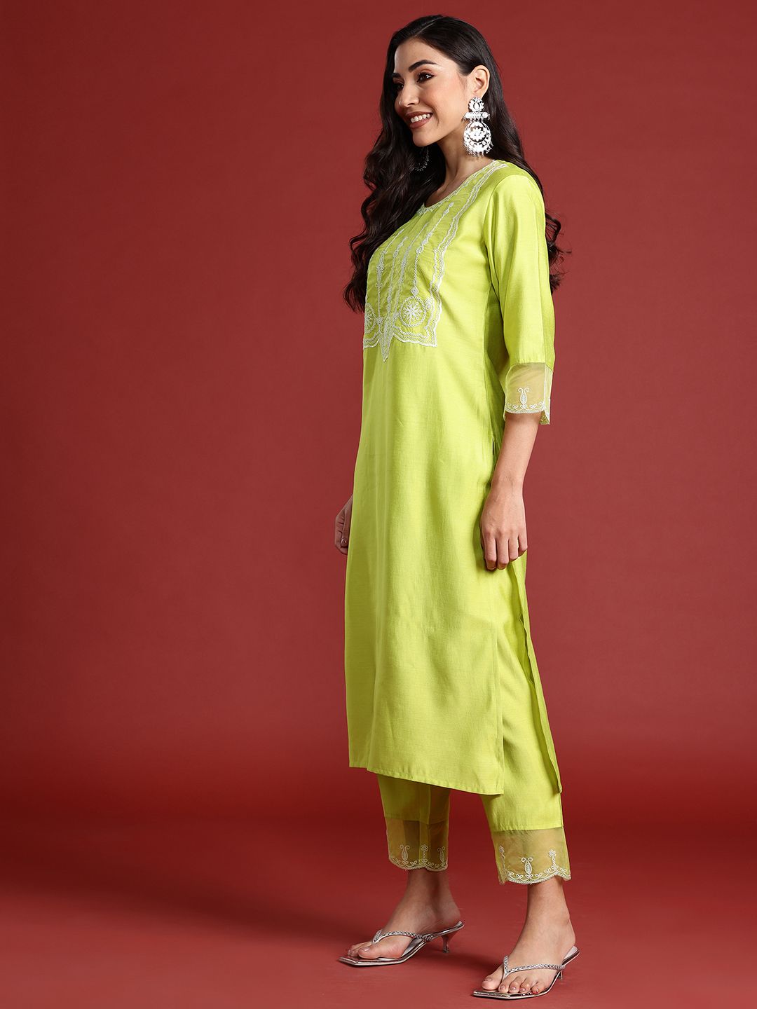 Dhiyona IE Ethnic Motifs Embroidered Aari Work Liva Kurta With Trousers & Dupatta