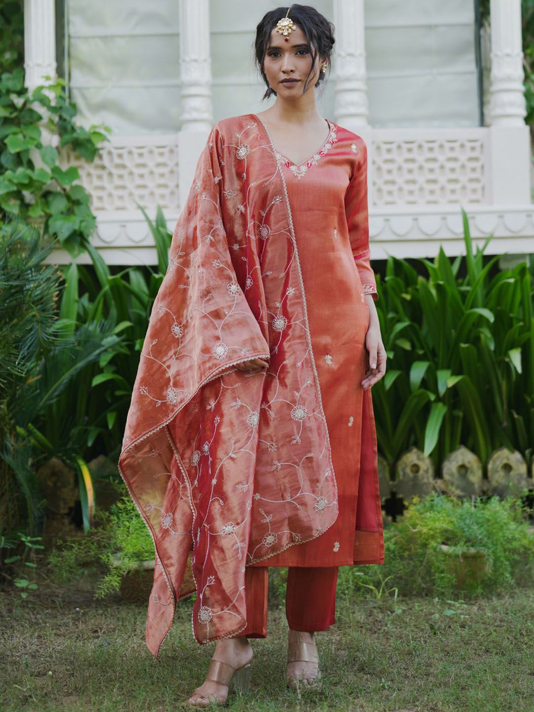 Women Floral Embroidered Regular Liva Kurta with Trousers & With Dupatta