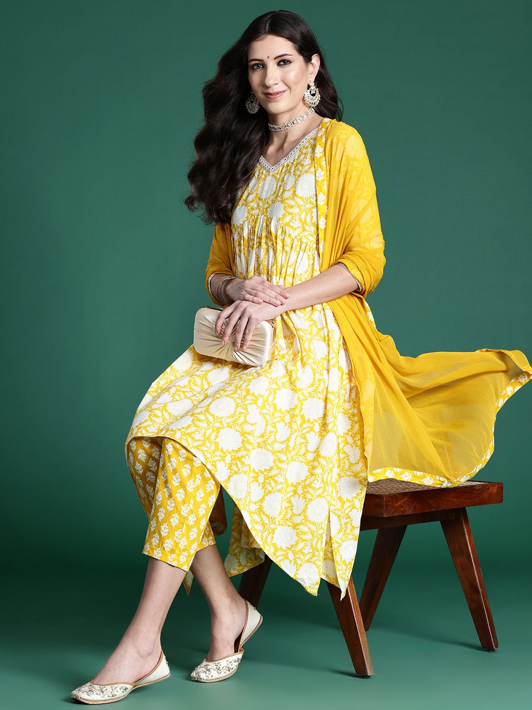 Dhiyona IE Women Floral Printed Empire Mirror Work Pure Cotton Kurta with Trousers & With Dupatta