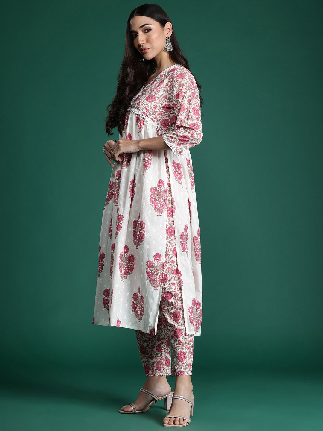 Dhiyona IE Women Floral Printed Empire Pure Cotton Kurta with Trousers