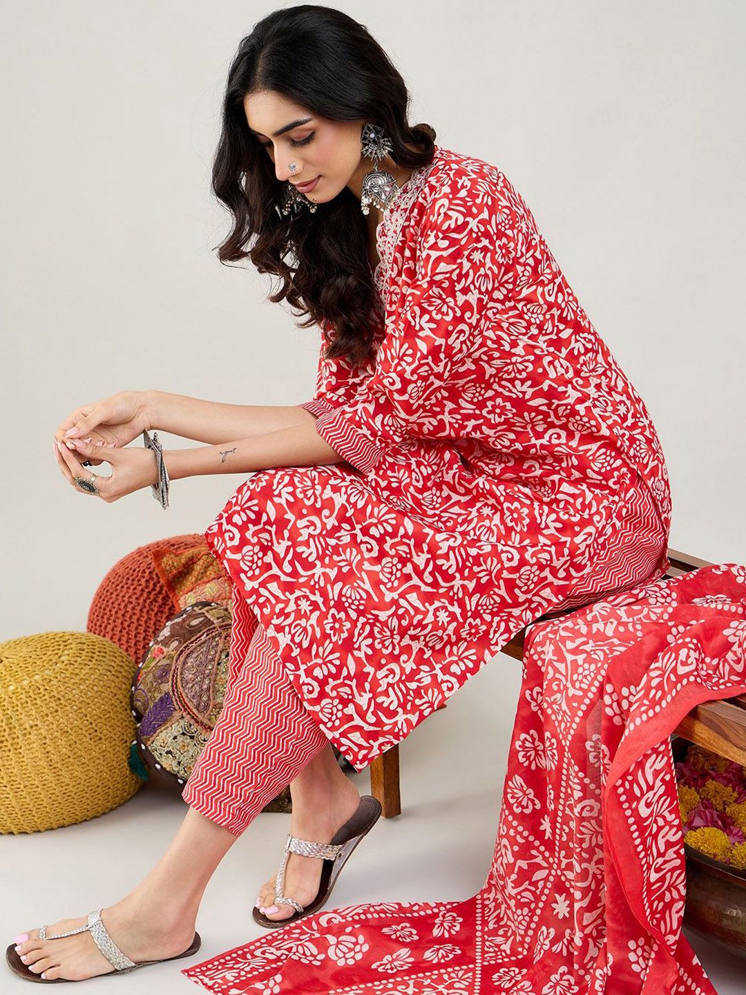 Dhiyona IE Floral Printed Straight Kurta With Trousers & Dupatta