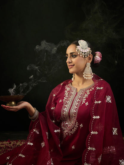 Dhiyona IE Ethnic Motifs Embroidered Regular Gotta Patti Kurta with Trousers & Dupatta