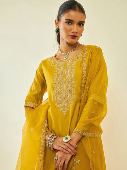 Dhiyona SO Women's Ethnic Motifs Embroidered Regular Sequinned Straight Kurta With Trousers & Dupatta