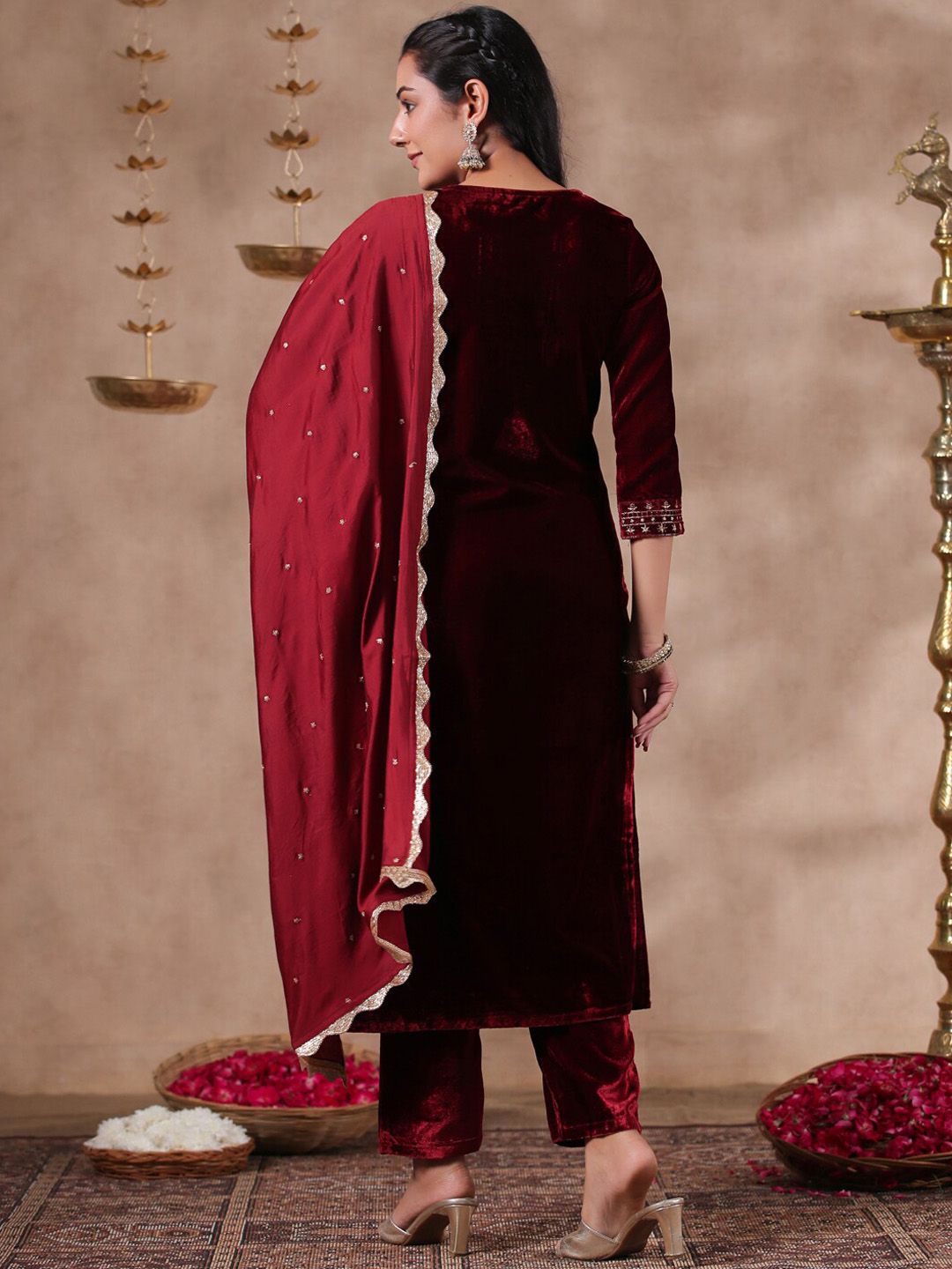 Dhiyona IS Women's Ethnic Motifs Yoke Design Thread Work Velvet Straight Kurta & Trousers With Dupatta