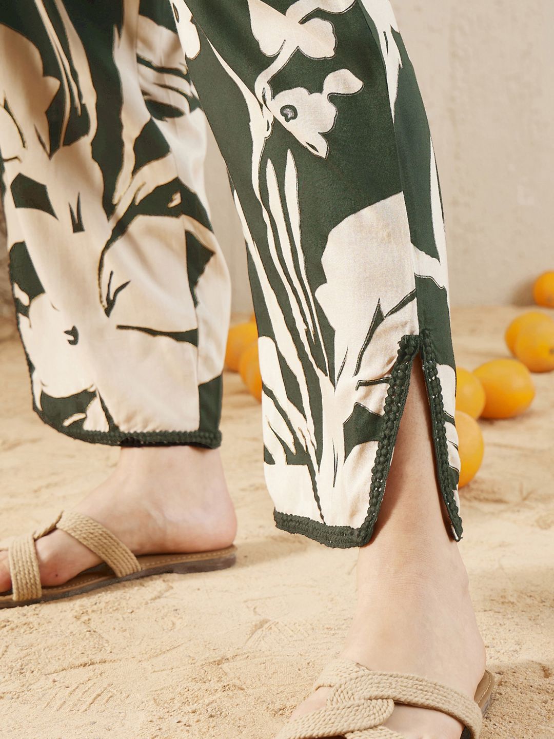 Floral Printed Shirt Collar Straight Kurta With Trousers