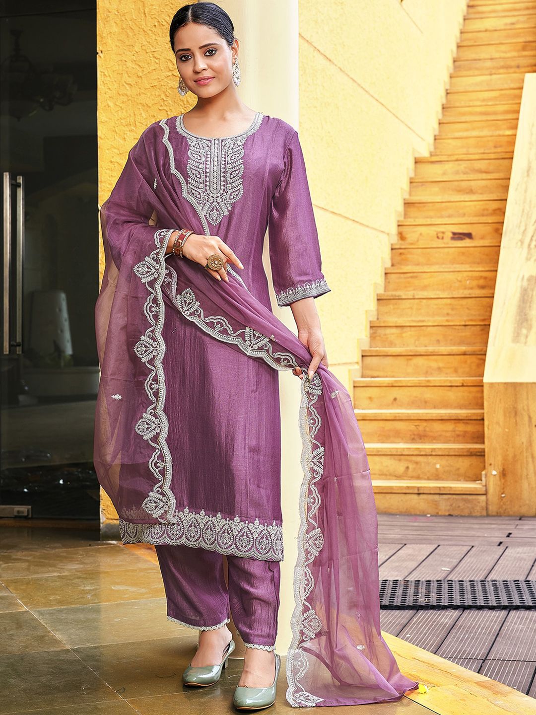 Dhiyona IE Ethnic Motifs Yoke Design Panelled Sequinned Kurta with Trousers & With Dupatta