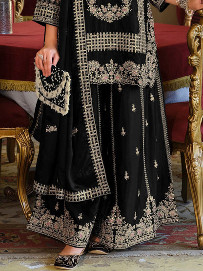 Floral Embroidered Round Neck Chinon Zari Straight Kurta & Palazzos With Dupatta