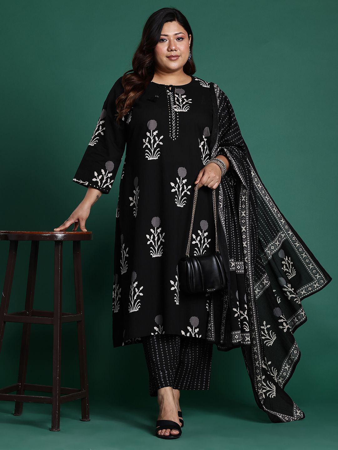 Plus Size Floral Printed Sequinned Pure Cotton Kurta with Trousers & With Dupatta