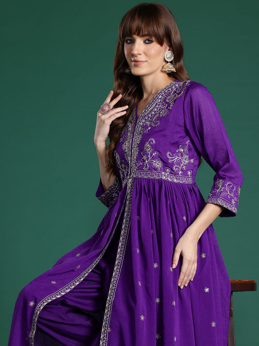 Dhiyona IE Ethnic Motifs Embroidered Empire Kurta with Trousers