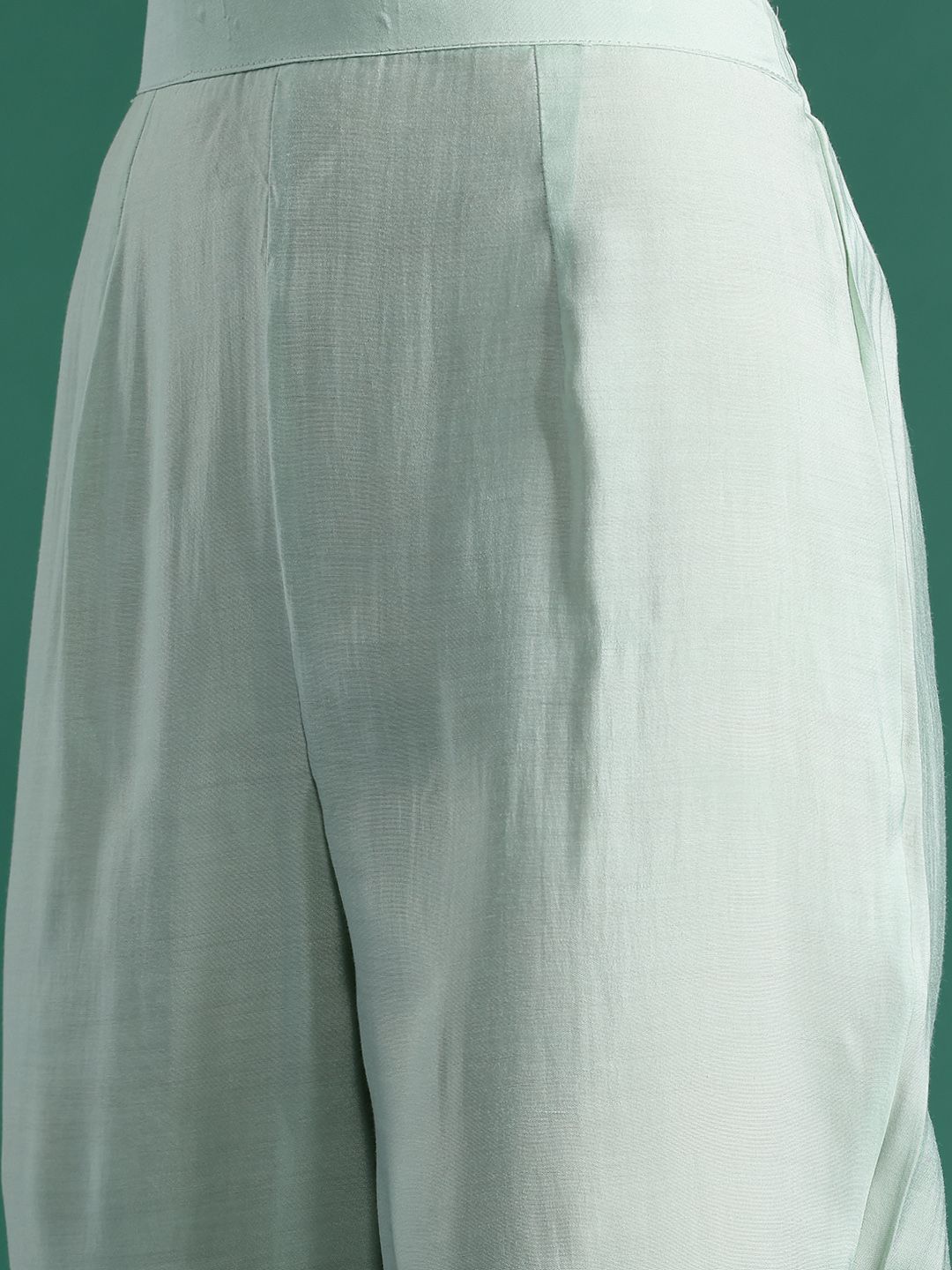 Women Floral Embroidered Regular Thread Work Kurta with Trousers & With Dupatta