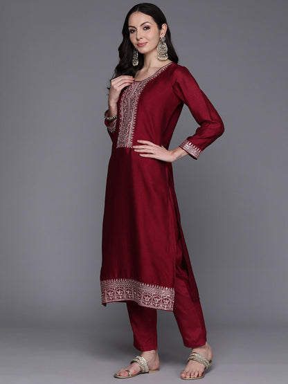 Dhiyona IE Women Yoke Design Regular Thread Work Kurta with Trousers & With Dupatta