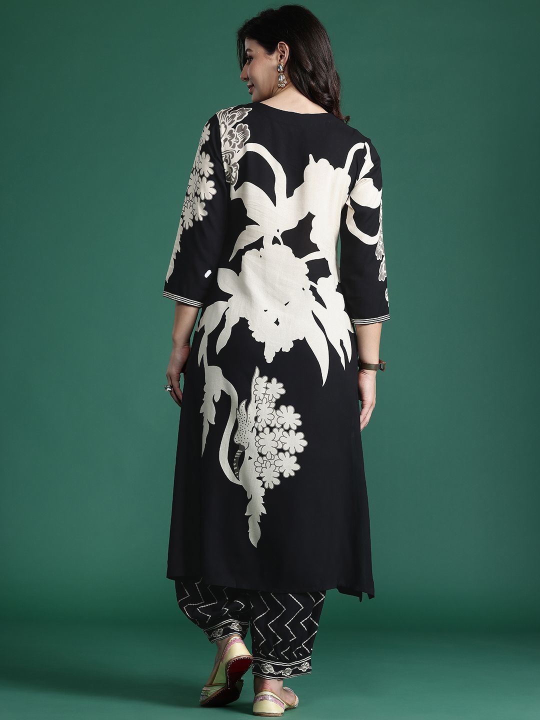 Dhiyona IE Floral Printed Kurta with Salwar with Sequinned Detail