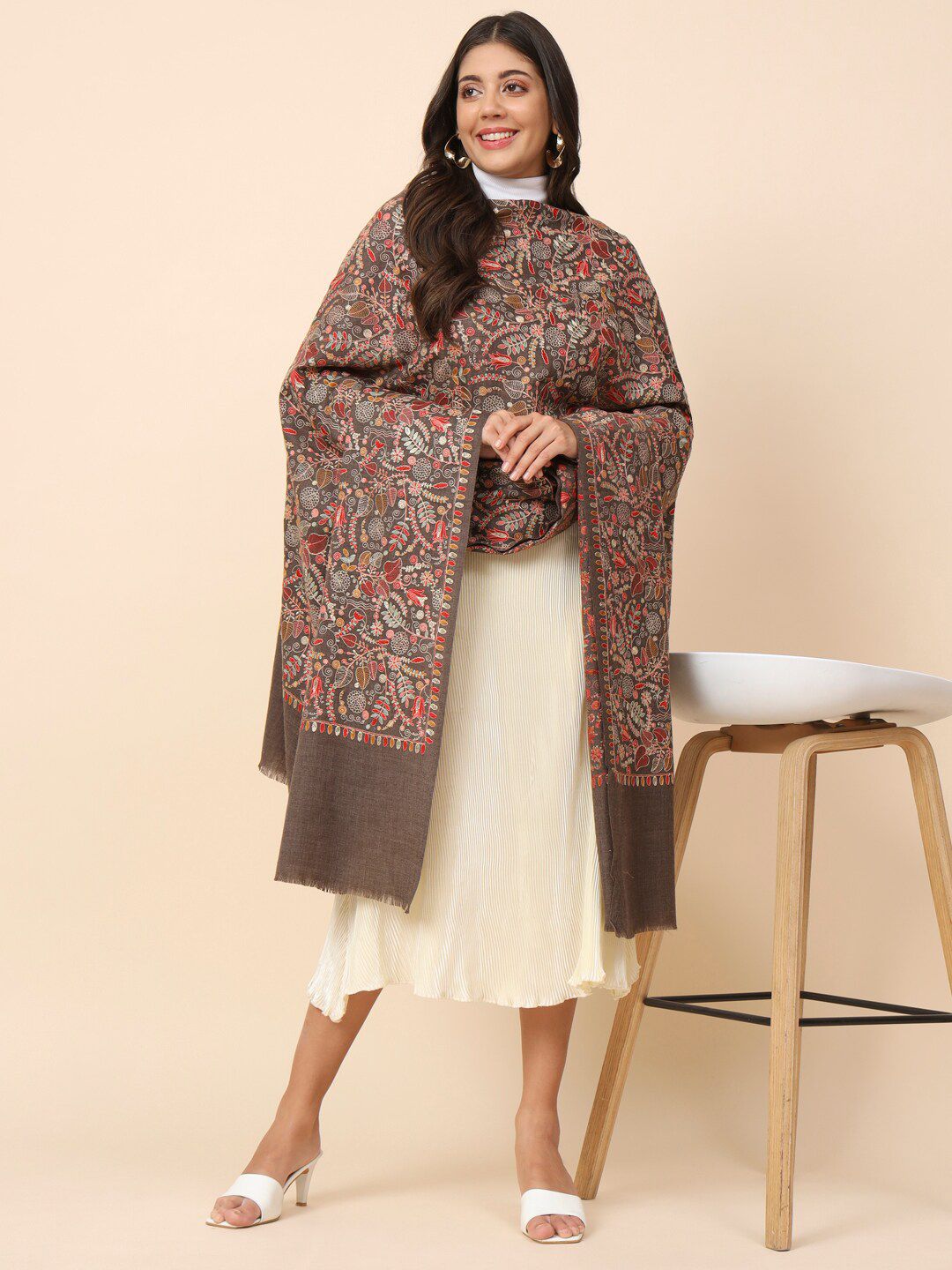 Dhiyona PA Floral Embroidered Woolen Shawl