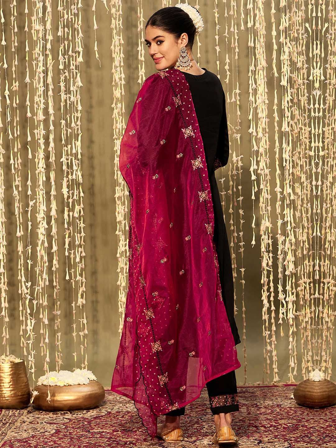 Floral Embroidered Round Neck Three-Quarter Sleeves Thread Work Kurta Set