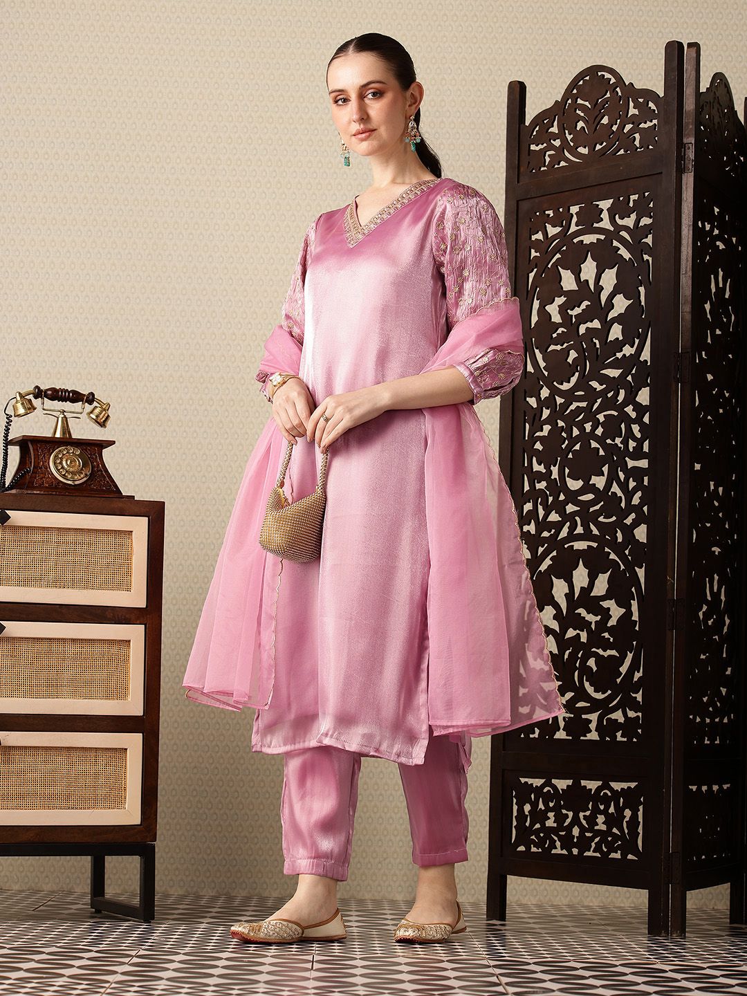Dhiyona PD Women Floral Embroidered Jashn Kurta with Trousers & Dupatta