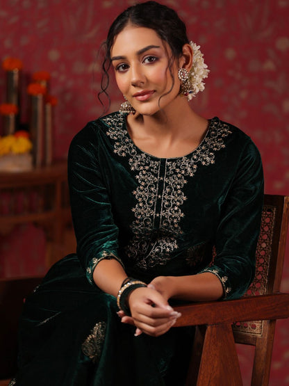 Dhiyona IS Women's Green Paisley Embroidered Regular Velvet Kurta with Trousers