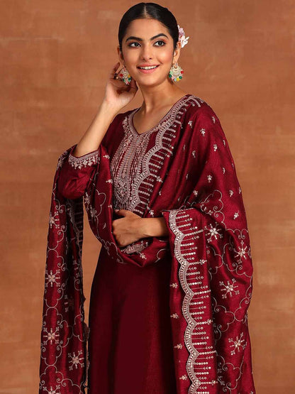 Dhiyona IE Floral Yoke Design Sequinned Straight Kurta With Trouser & Dupatta