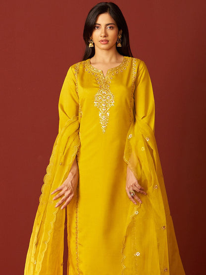 Women Floral Embroidered Kurta with Trousers & Dupatta