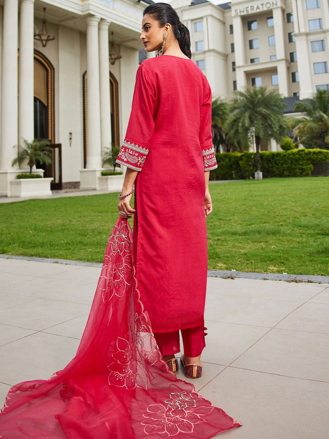 Women Floral Embroidered Regular Kurta with Trousers & With Dupatta