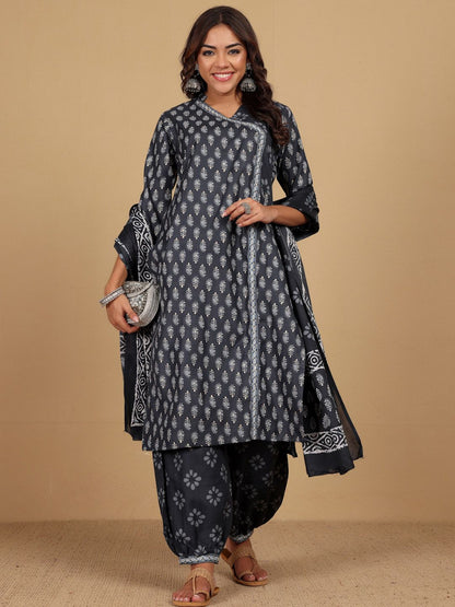 Dhiyona VA Women'sFloral Printed V-Neck Angrakha Straight Kurta With Salwar And Dupatta