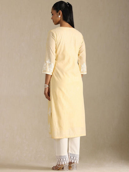 Dhiyona SO Women's Women Floral Embroidered Thread Work Kurta Set