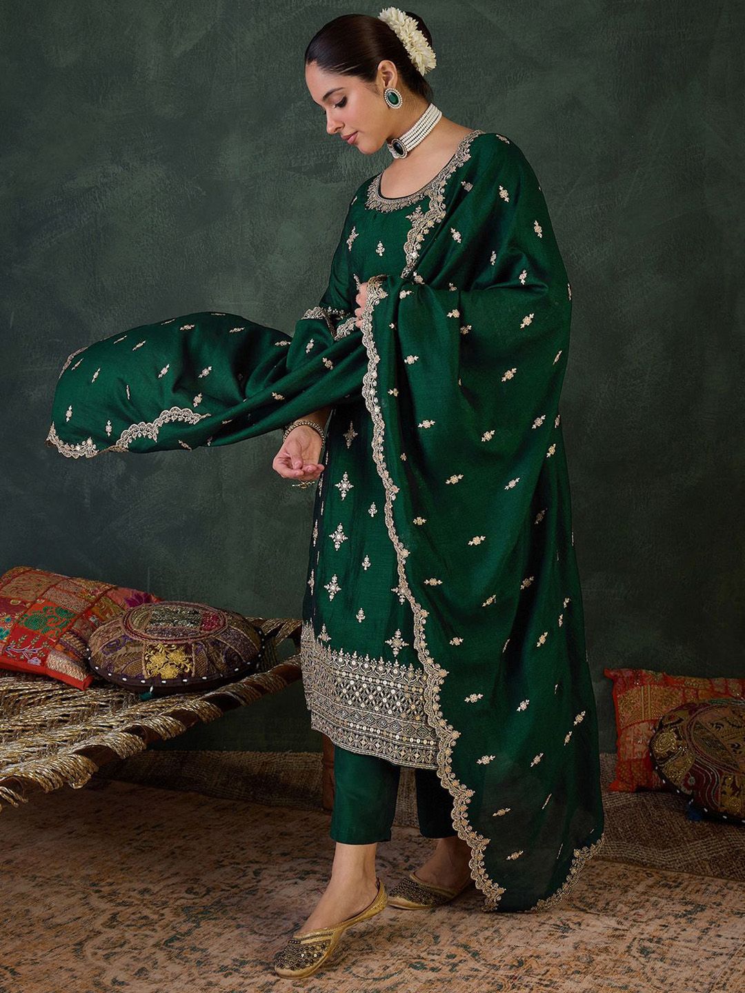 Ethnic Motifs Embroidered Round Neck Kurta With Trousers & Dupatta